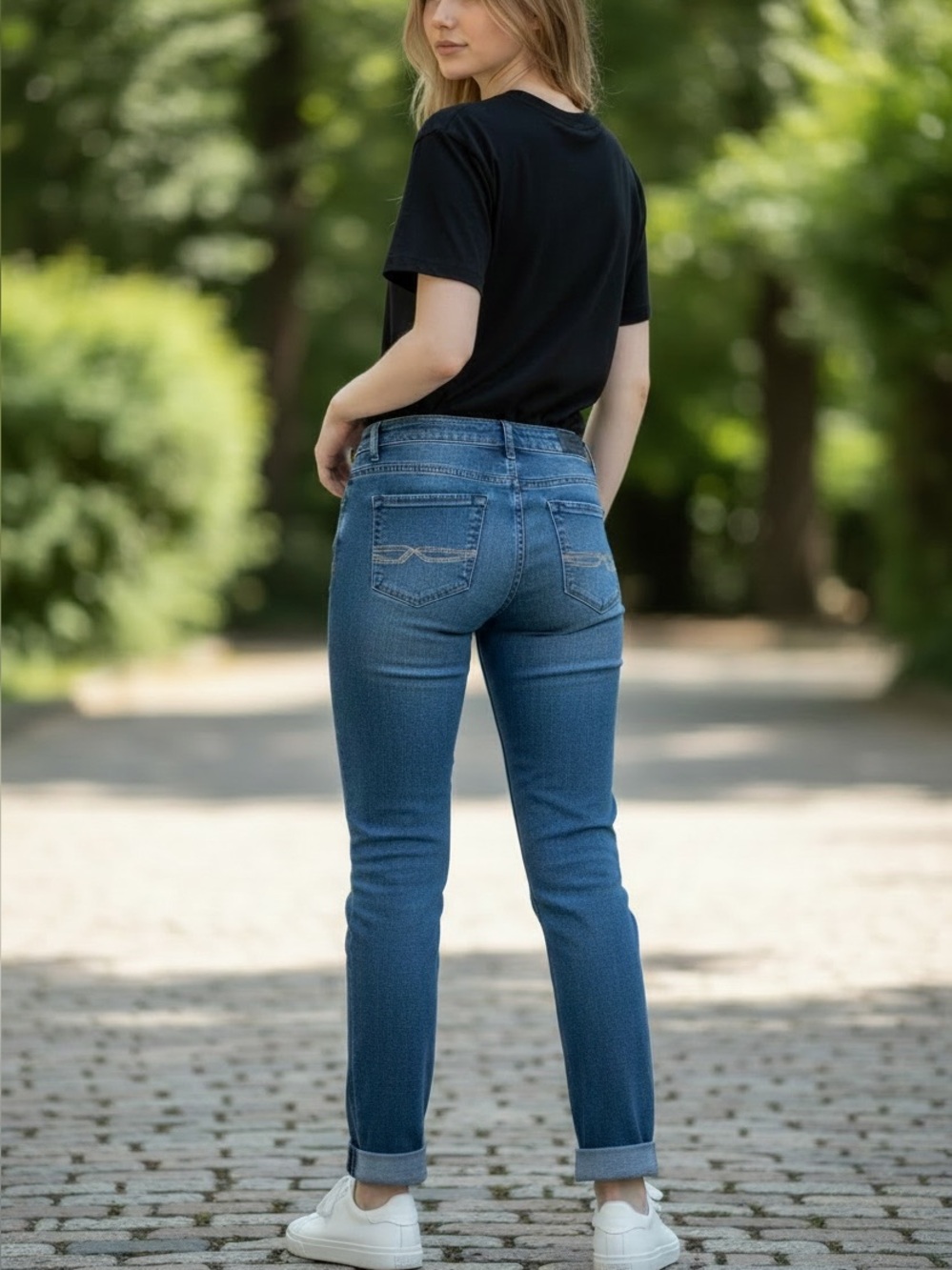 Buffalo (12) David Bitton Misha Cuffed Straight Leg Jeans Mid-Rise Stretch